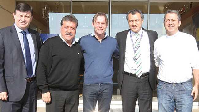 Fenerbahce De Mujdat Yetkiner Kemalettin Senturk Ve Saffet Akbas Ile Yollar Ayriliyor