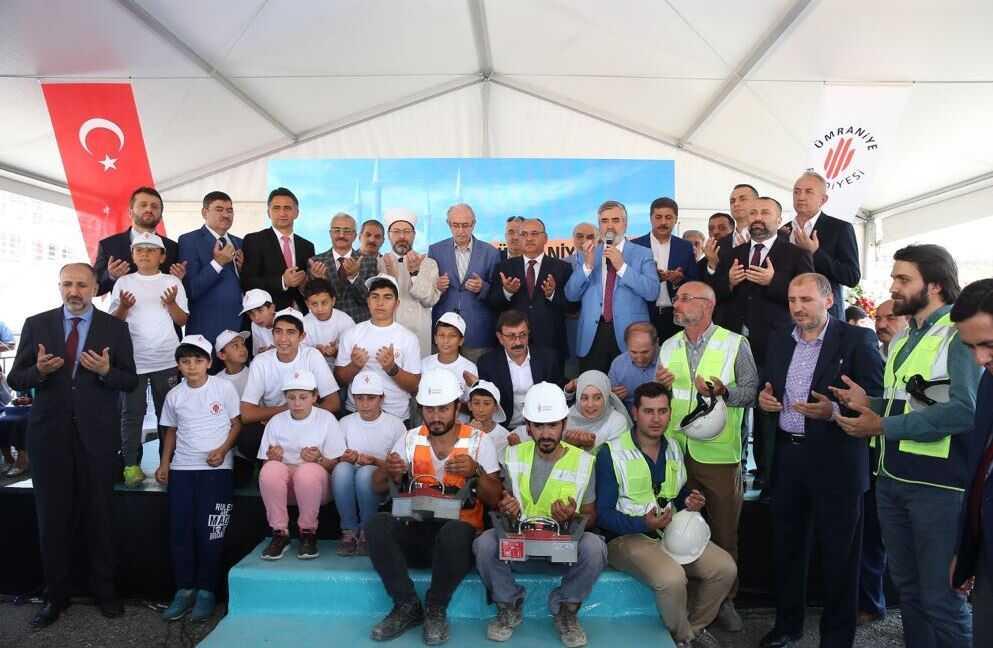 Umraniye Bir Buyuk Camii Ve Universite Ye Kavusuyor