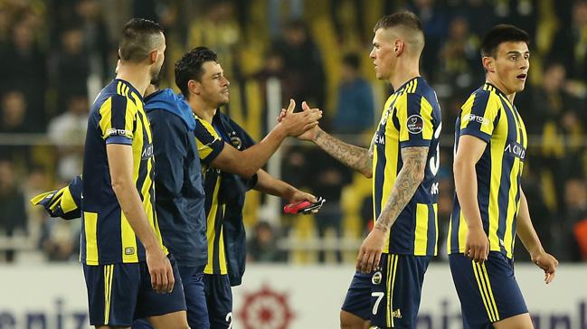 Fenerbahe'de yeni ynetim ilk transfer teklifini Eljif Elmas iin ald