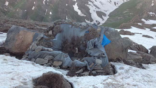 Hakkari'de terr rgt PKK bombalar ve mhimmat ele geti