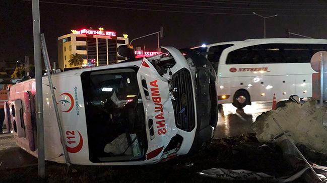 Hatayda ambulansla otomobil arpt: 5 yaral