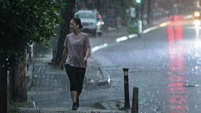 stanbul'da hissedilen scaklk akam saatlerinde 36 dereceye kacak