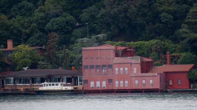 stanbul Boaz'nda geminin arpt yalya fotorafl kamufulaj