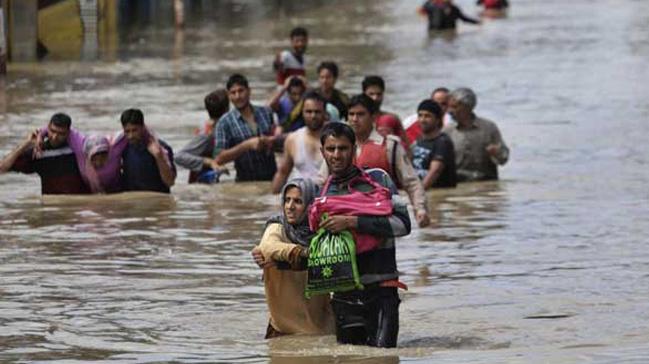 Hindistan'da 500 bin kii sellerden etkilendi