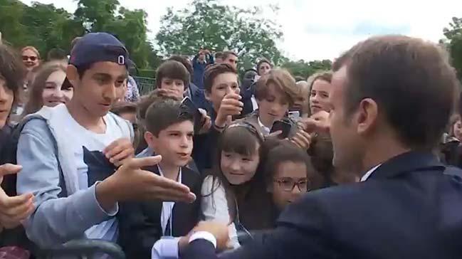 Macron liseli genci ok sert azarlad! Devrim yapacaksan ilk nce oku