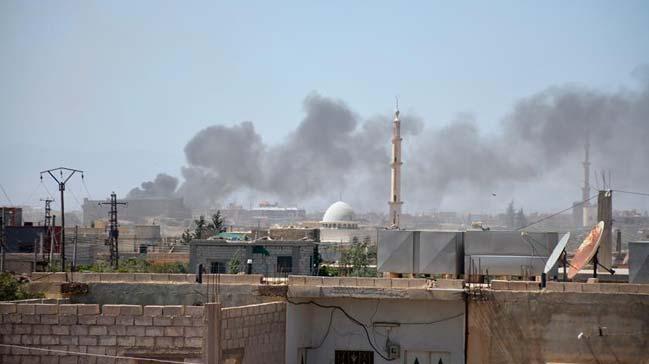 Suriye'deki Esed rejimi, lkenin gneyindeki Dera'ya dn 750 kara ve hava saldrs dzenledi