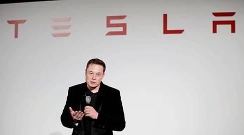 Elektrikli otomobil reticisi Tesla eski alanna dava at