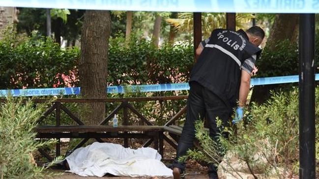anakkale'de parkta erkek cesedi bulundu