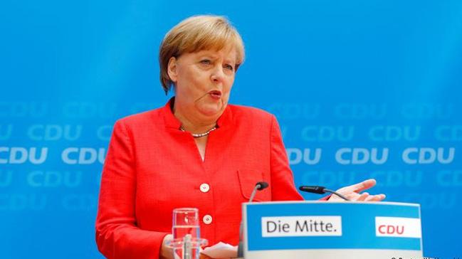 Spiegel: Almanya'da SPD erken seime hazrlanyor