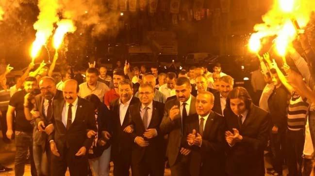 MHP, 16 yl sonra Malatya'dan milletvekili karmann mutluluunu yayor