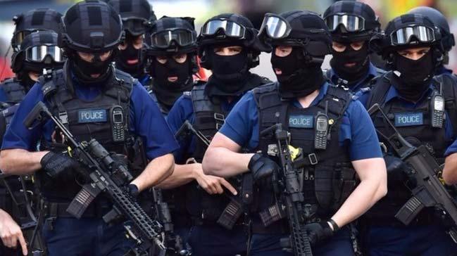 ABD Bakan Trump'n ngiltere ziyareti iin binlerce polis memuru Londra'ya ekiliyor