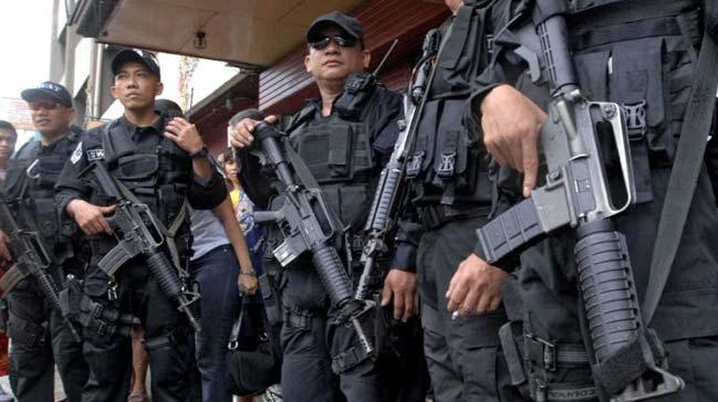 Filipinler'de askerler yanllkla polisleri vurdu: 6 l