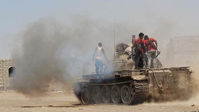 Yemen'de ordu birlikleri ile Husiler att: 25 l