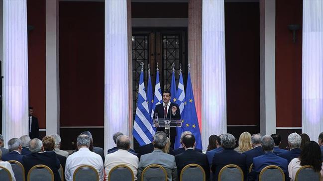 IMF'den Yunanistan'a uyar