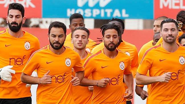 Yeni sezon hazrlklarn srdren Galatasaray'da baz futbolcular salk kontrolnden geti