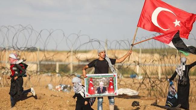 Gazze snrnda Filistinliler Erdoan'n zaferini kutlad