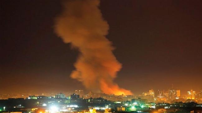Gazze'de iddetli patlama: 2 l, 8 yaral
