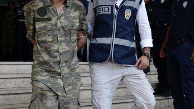 Edirne'de 102. Topu Alay komutan Albay B., FET'den gzaltna alnd
