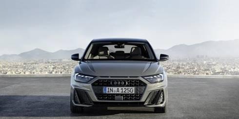 Audi'nin minii A1 tamamen yeni