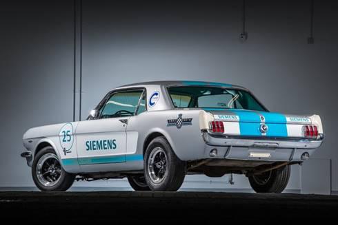 Siemens, 1965 Ford Mustang Srcsz Bir Yar Arabasna Dntrd