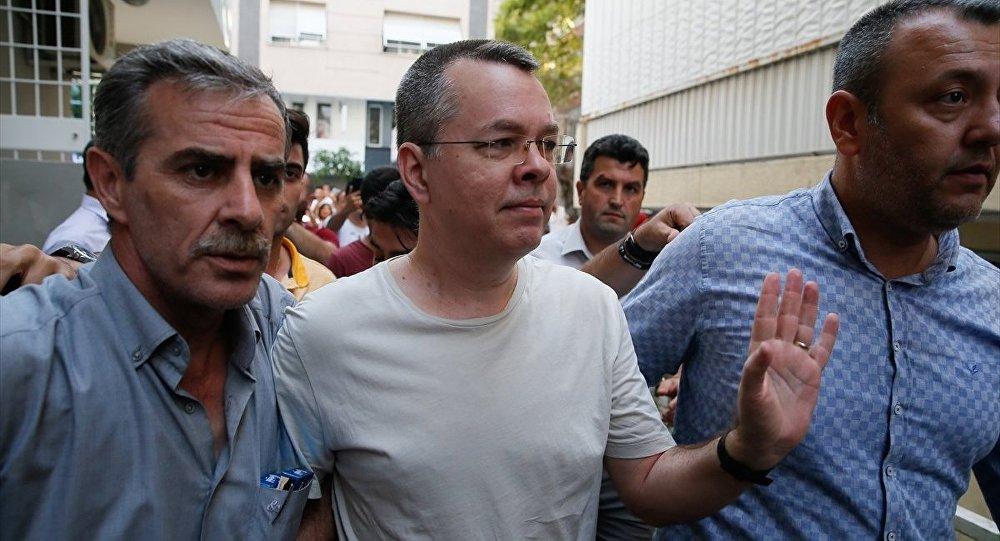 ABD Türkiye son dakika haberi Rahip Brunson kim tutuklanma sebebi ne, neden tutuklandı"