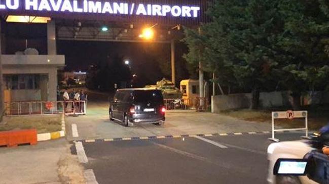 Serbest braklan Yunan askerler orlu Havaalan'ndan Yunanistan'a gnderildi