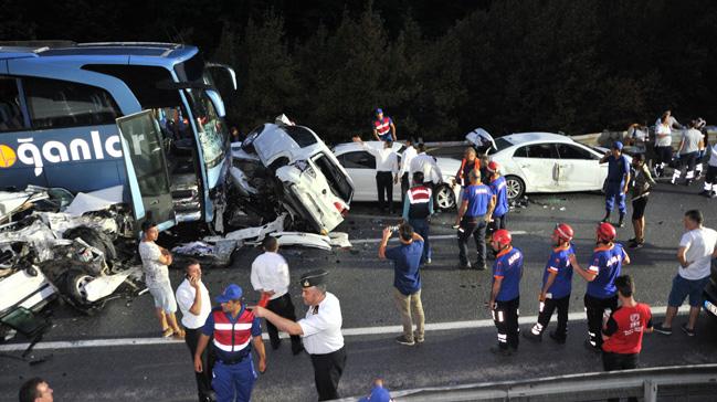Bursa-Ankara karayolunda zincirleme trafik kazas meydana geldi
