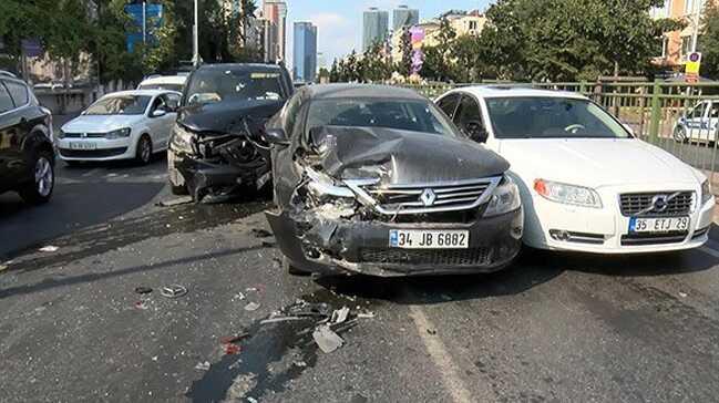 Sibel Can ve olu Engincan Ural kaza geirdi