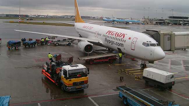 Pegasus airlines мерсин тарсус аэропорт чукурова. Pegasus airlines в аэропорту. pegasus в аэропорту тбилиси.