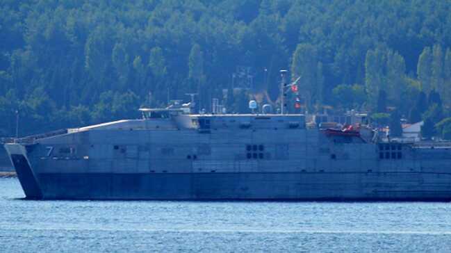 ABD'nin 'USNS Carson City' (T-EPF-7) adl askeri gemisi anakkale Boaz'ndan geti
