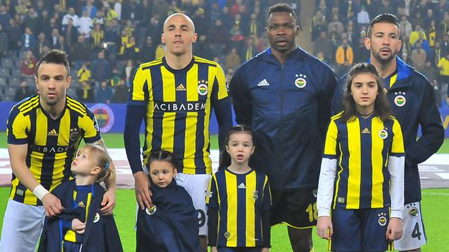 Fenerbahe Carlos Kameni ya da Aatif Chahechouhe'dan birinin szlemesini donduracak