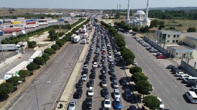 Gurbeti ve TIR kuyruu Kapkule'den Avrupa'ya k kilitledi