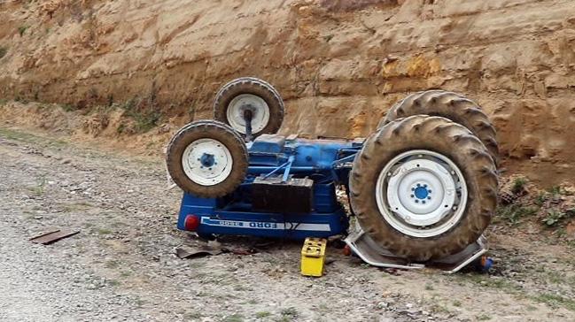 Ankara'da devrilen traktrn altnda kalan ii hayatn kaybetti  