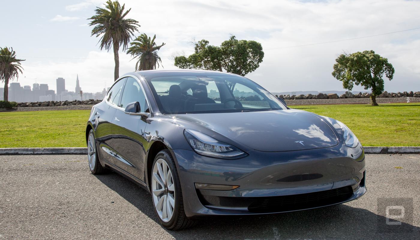 Tesla Model 3'n Takip Modu Sonradan Gncellenebilir Oluyor