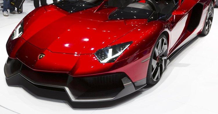 Lamborghini'nin hibrit canavar hakkndaki yeni detaylar!