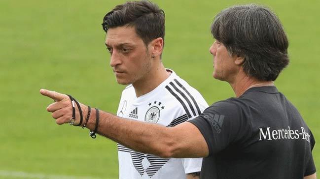 Joachim Lw'den Mesut zil aklamas