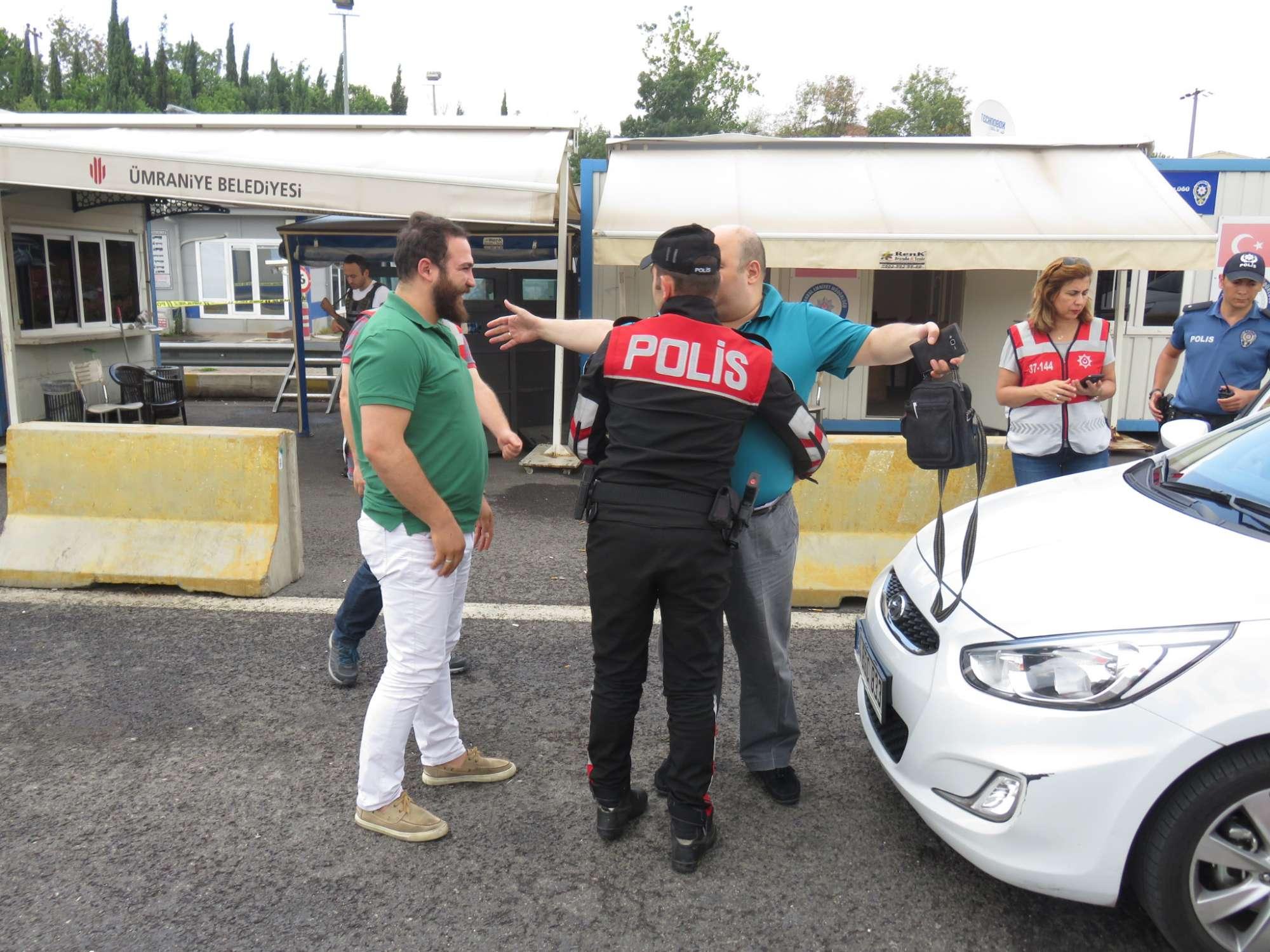 stanbul'da 'Kurt Kapan-23' uygulamas erevesinde aralarda ve otobslerde aramalar yapld