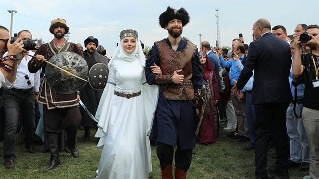 AK Parti Milletvekili Recep Akda'n olu, Oba dnyle evlendi