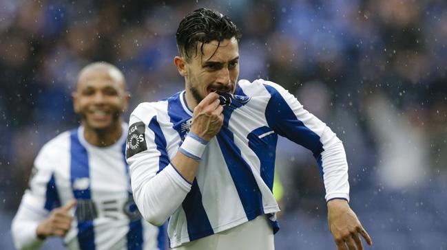 Porto, Alex Telles'in serbest kalma bedelini 50 milyon Euro olarak belirleyecek