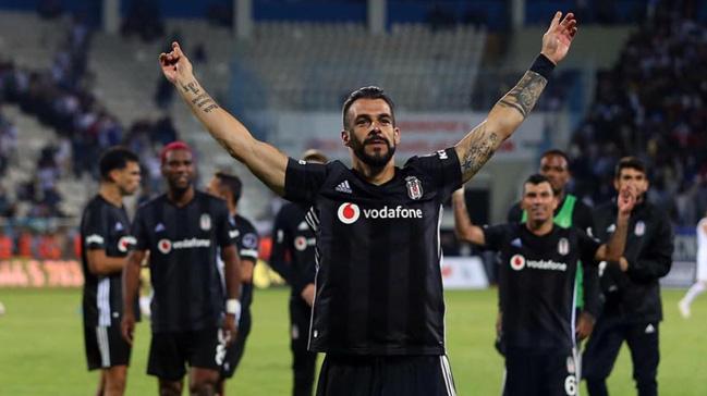 Al Nasr, Alvaro Negredo transferini aklyor