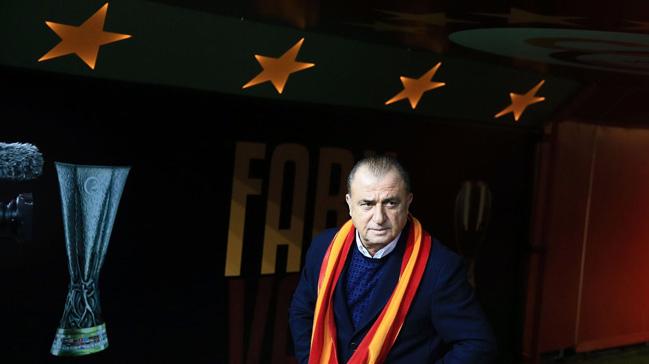 Sper Lig'de 7 ampiyonluu bulunan Fatih Terim, rakiplerinin ak ara nnde