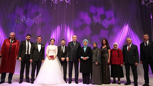 Cumhurbakan Erdoan akrabasnn olunun nikah ahidi oldu 