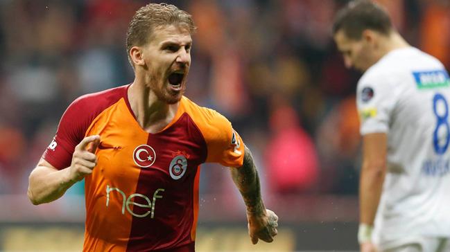 Galatasaray rotasyonlu kadrosuyla Kasmpaa'y 4-1 malup edip liderlii devrald