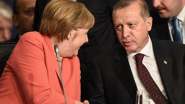 Merkel: Snmac sorununu zmek iin Trkiye'yle ibirlii yapmamz lazm