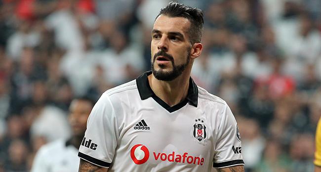 Araplar, Vodafone Park'ta Negredo'yu izledi