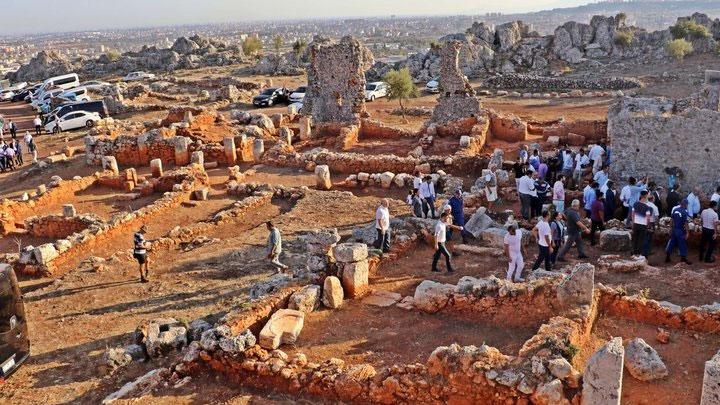 Antalyada 2 bin 200 yl nce zeytinya retildii belirlenen antik kent gn yzne karld
