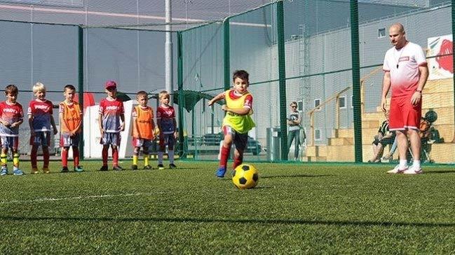 Rusya'da Trk futbol okulu ald