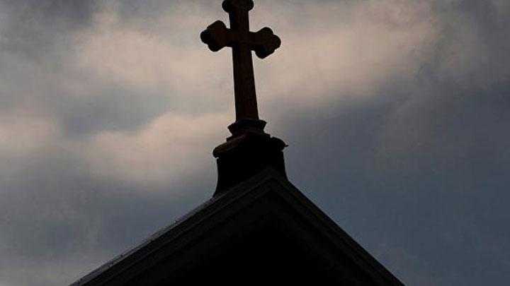 Papa, ili'deki kiliselerde ocuklara ynelik cinsel istismarlar nedeniyle iki piskoposu azletti   