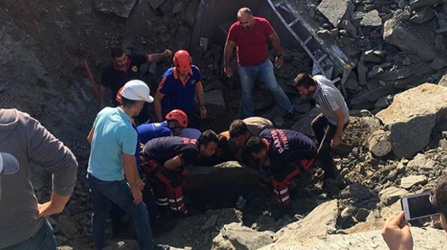 Bartn'da gk altnda kalan kamyon ofr hayatn kaybetti