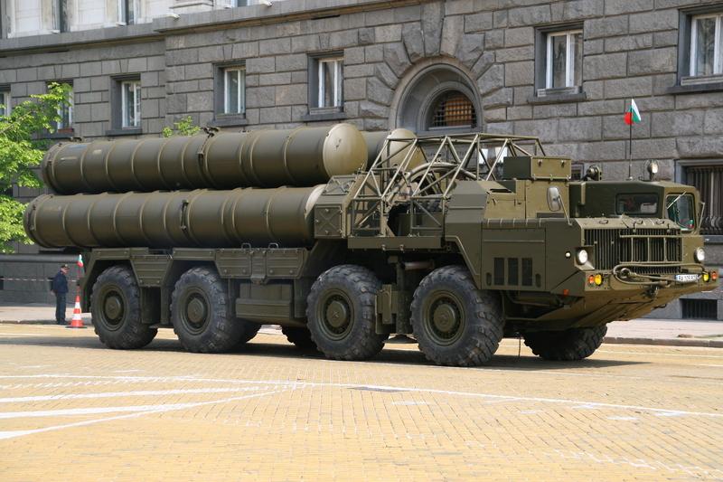 Rusya, Suriye'ye S-300 fze savunma sistemi gnderiyor